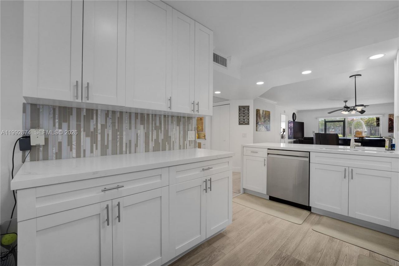 850 SW 138th Ave, Unit 111D, Pembroke Pines, FL 33027 Photo