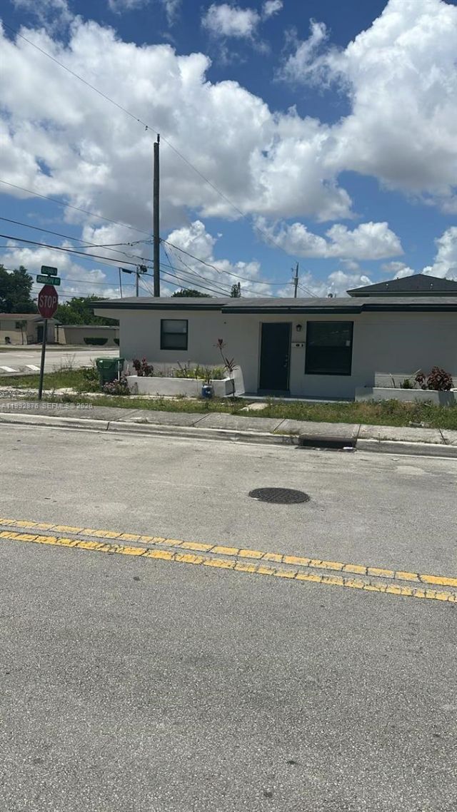 2005 Ali Baba Ave, Opa Locka, FL 33054 Photo