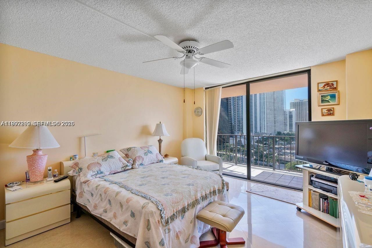 210 174th St , Unit 1403, Sunny Isles Beach, FL 33160 Photo