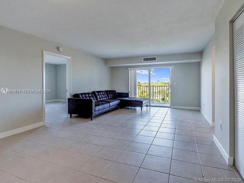 8240 SW 210th St , Unit 319, Cutler Bay, FL 33189 Photo