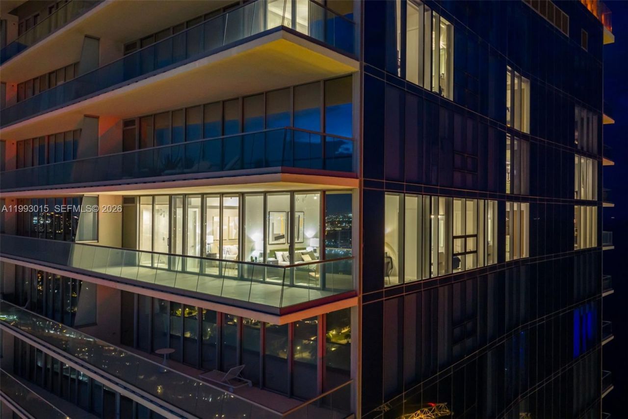 18501 Collins Ave , Unit 2504, Sunny Isles Beach, FL 33160 Photo