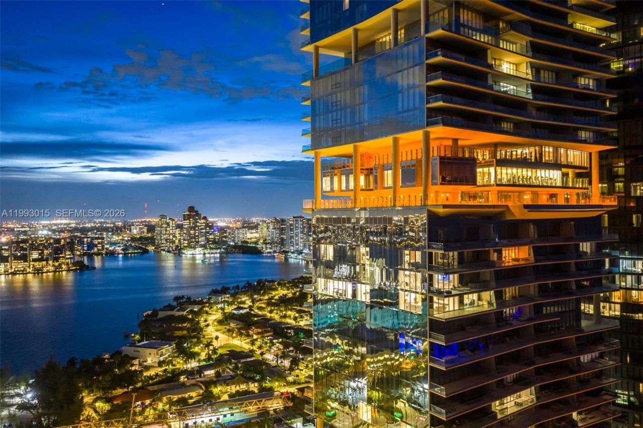 18501 Collins Ave , Unit 2504, Sunny Isles Beach, FL 33160 Photo