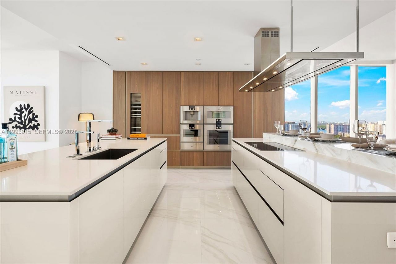 18501 Collins Ave , Unit 2504, Sunny Isles Beach, FL 33160 Photo