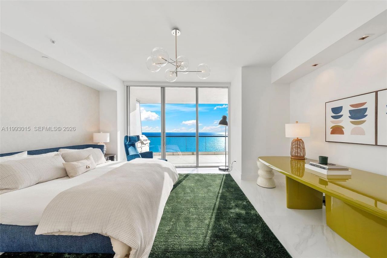 18501 Collins Ave , Unit 2504, Sunny Isles Beach, FL 33160 Photo