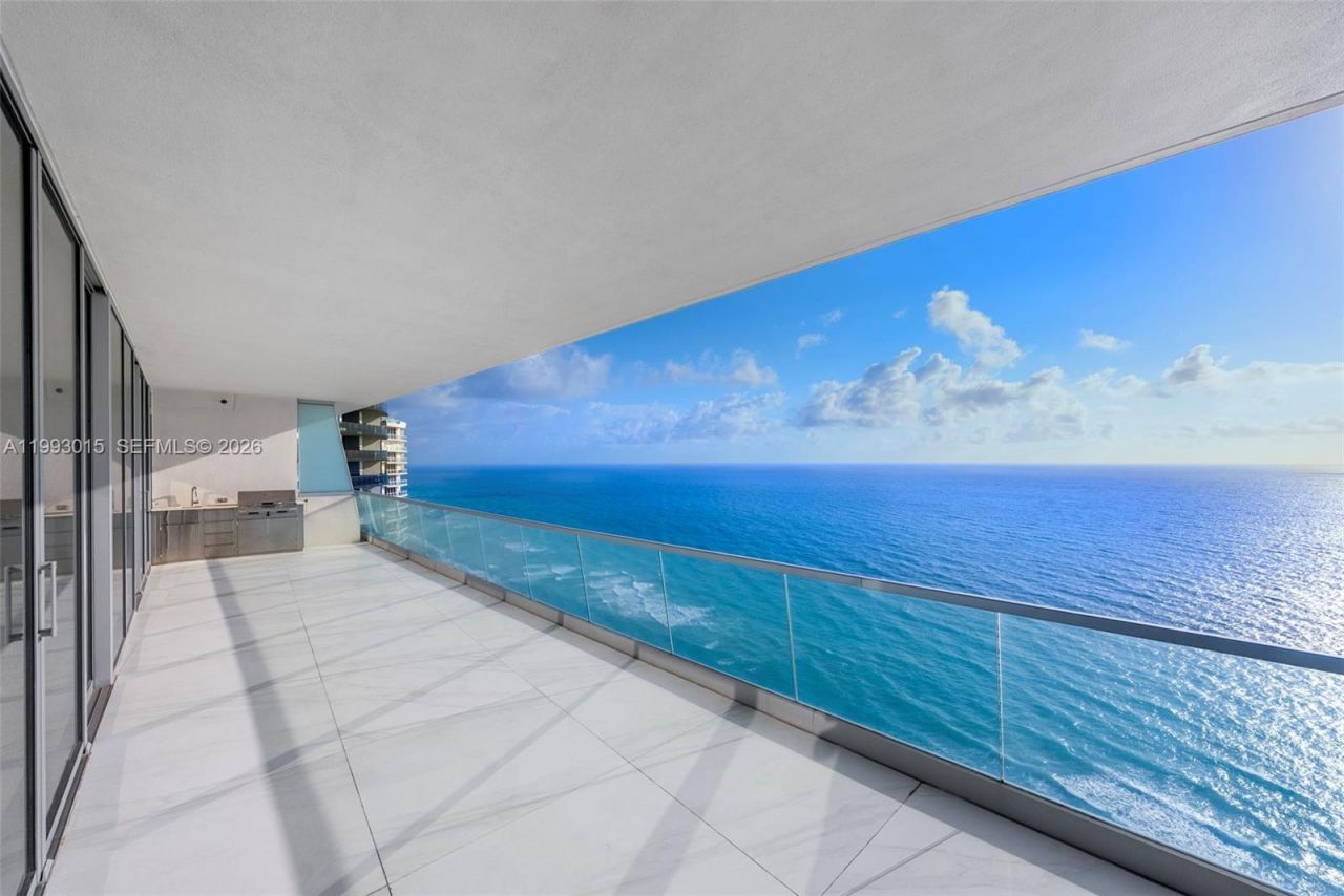 18501 Collins Ave , Unit 2504, Sunny Isles Beach, FL 33160 Photo