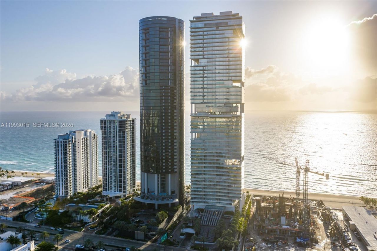 18501 Collins Ave , Unit 2504, Sunny Isles Beach, FL 33160 Photo