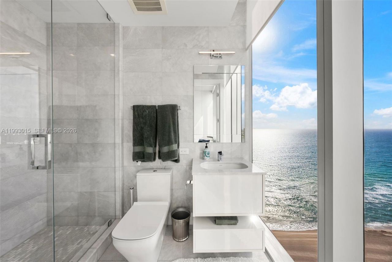 18501 Collins Ave , Unit 2504, Sunny Isles Beach, FL 33160 Photo