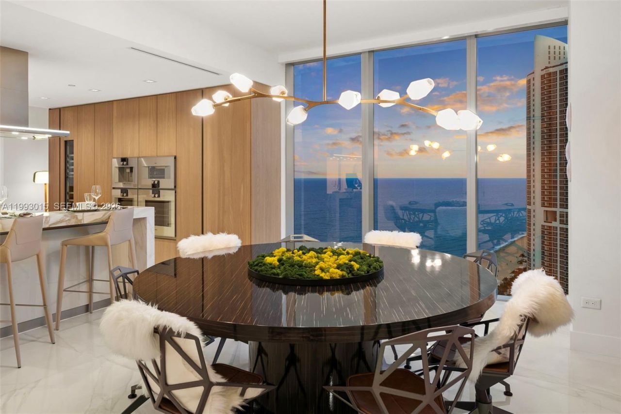 18501 Collins Ave , Unit 2504, Sunny Isles Beach, FL 33160 Photo