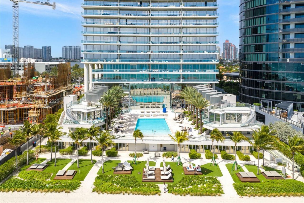 18501 Collins Ave, Unit 2504, Sunny Isles Beach, FL 33160 Photo