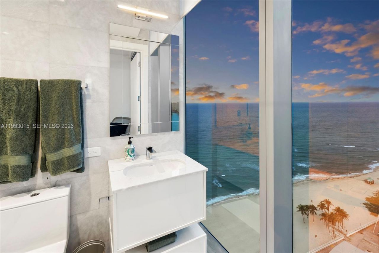 18501 Collins Ave , Unit 2504, Sunny Isles Beach, FL 33160 Photo