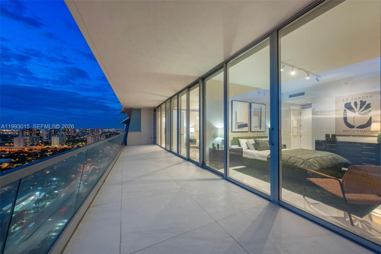 18501 Collins Ave , Unit 2504, Sunny Isles Beach, FL 33160 Photo