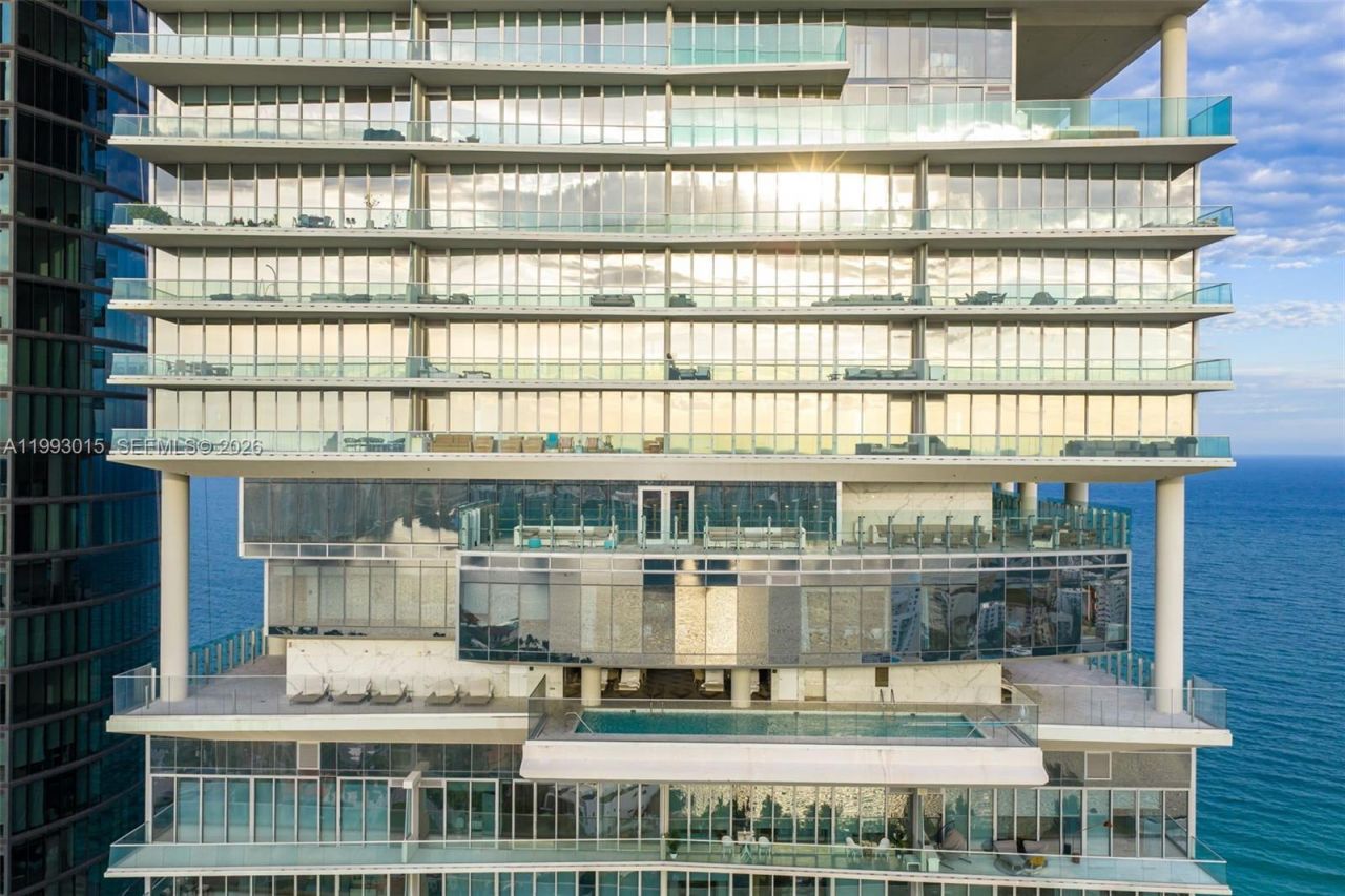 18501 Collins Ave , Unit 2504, Sunny Isles Beach, FL 33160 Photo