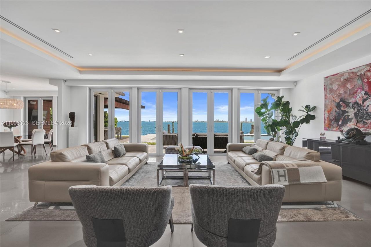 9301 N Bayshore Dr, Miami Shores, FL 33138 Photo