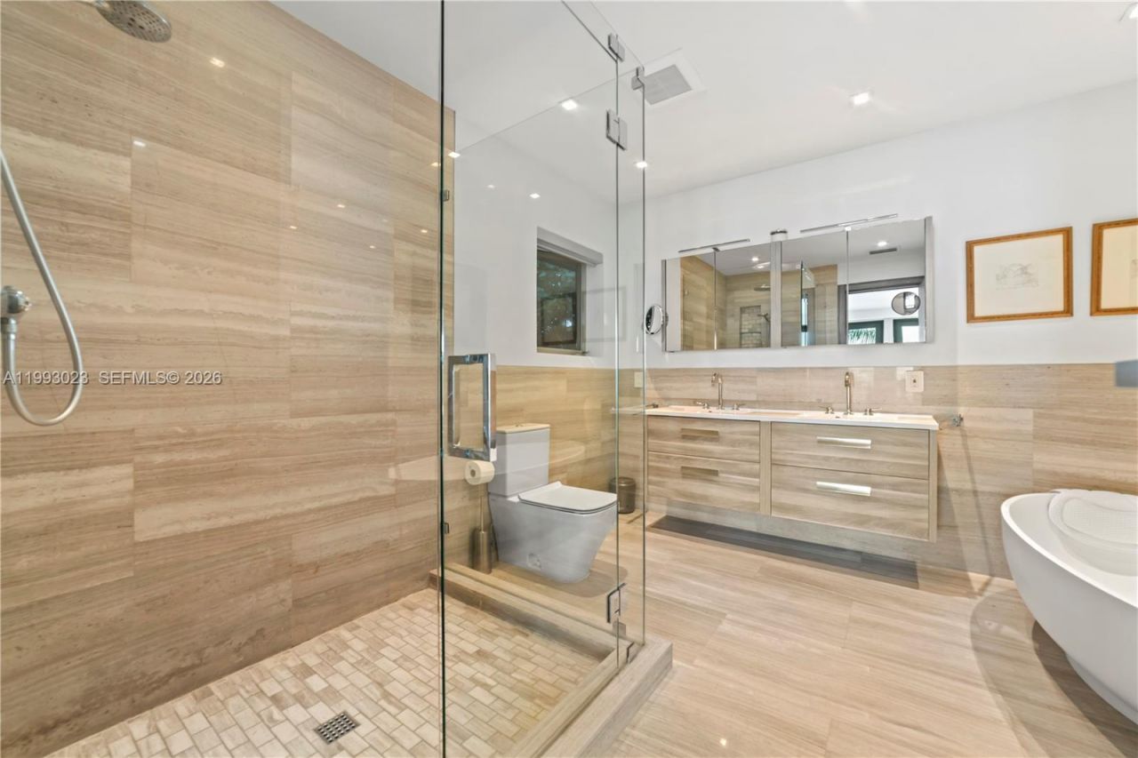 9301 N Bayshore Dr, Miami Shores, FL 33138 Photo