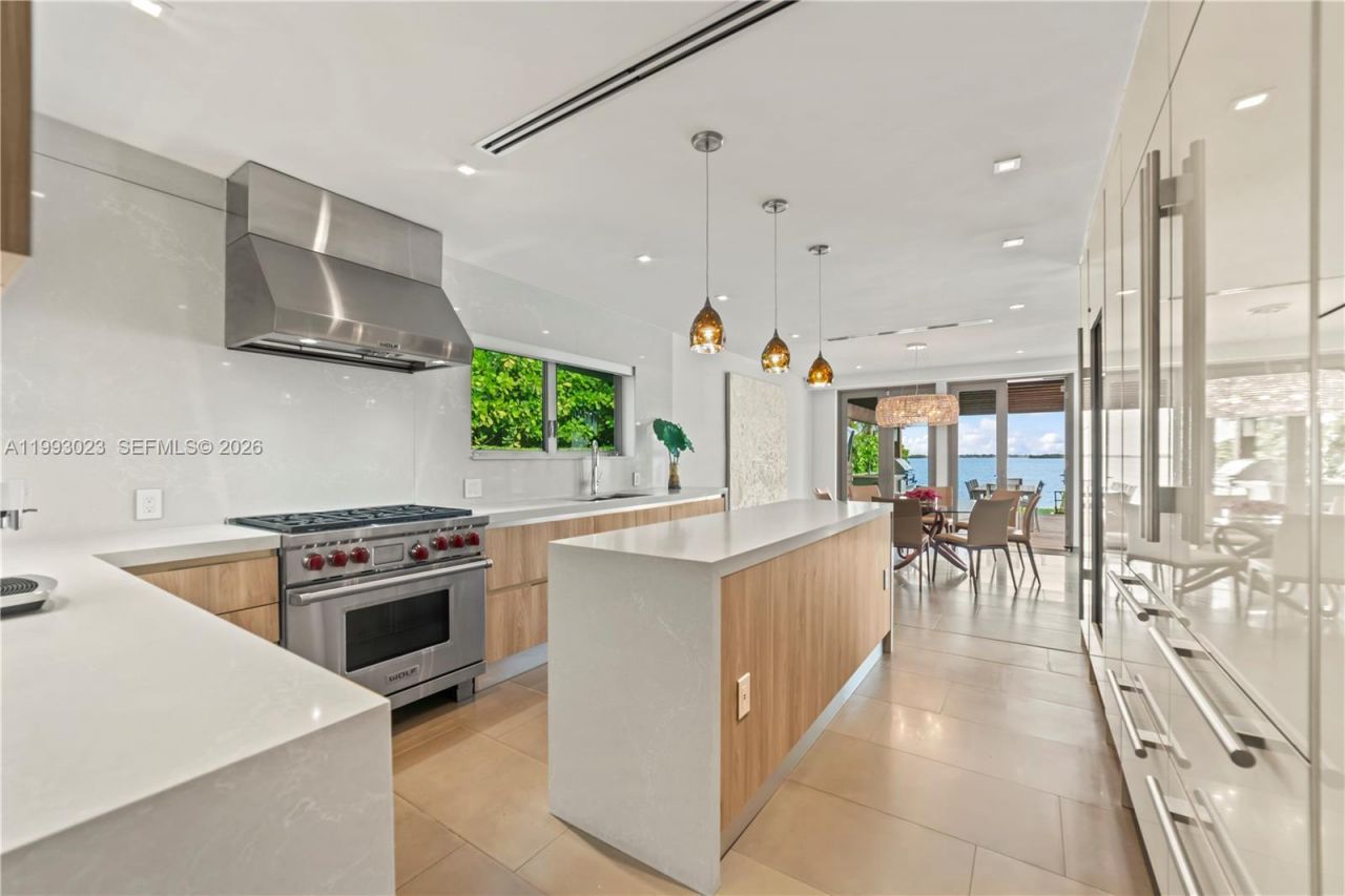 9301 N Bayshore Dr, Miami Shores, FL 33138 Photo