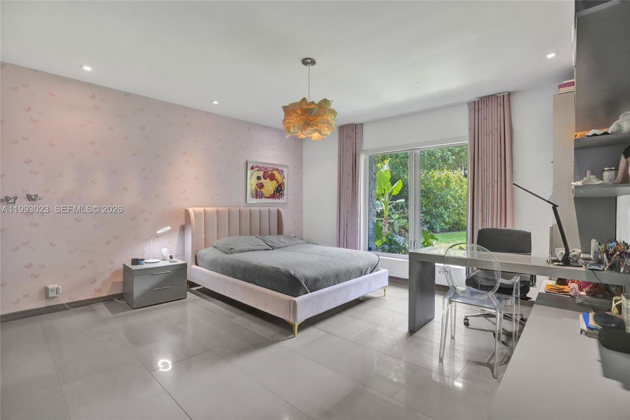 9301 N Bayshore Dr, Miami Shores, FL 33138 Photo