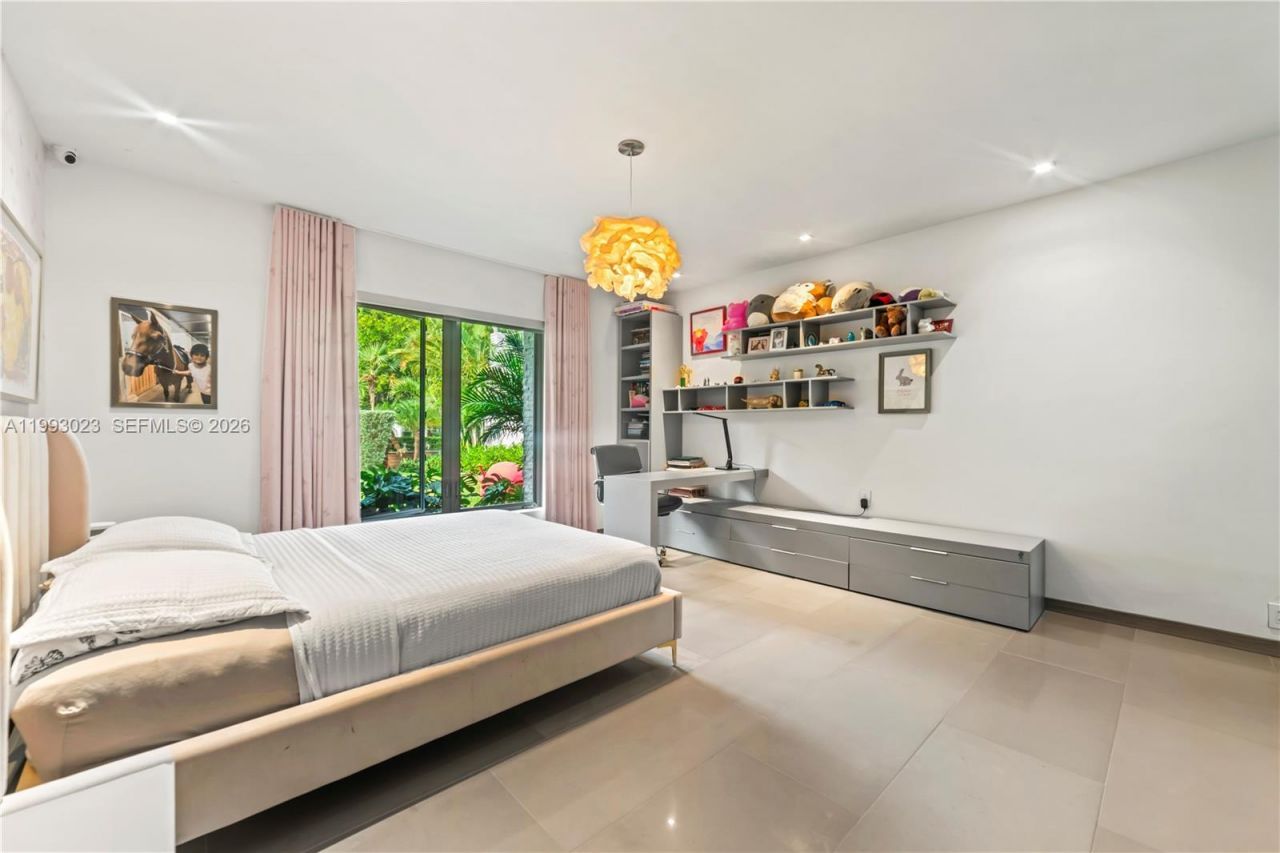 9301 N Bayshore Dr, Miami Shores, FL 33138 Photo