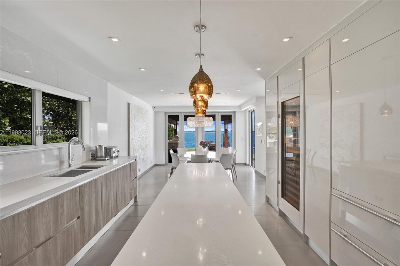 9301 N Bayshore Dr, Miami Shores, FL 33138 Photo