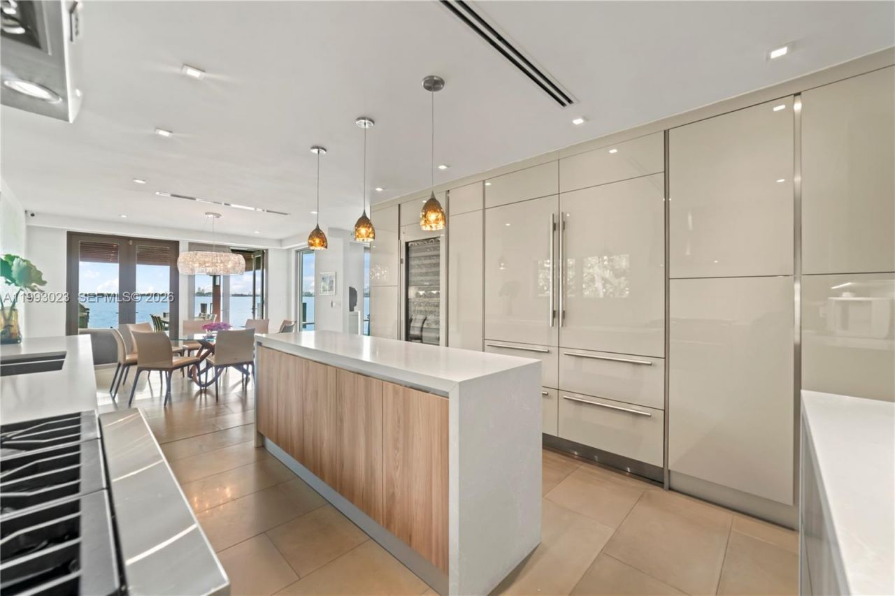 9301 N Bayshore Dr, Miami Shores, FL 33138 Photo