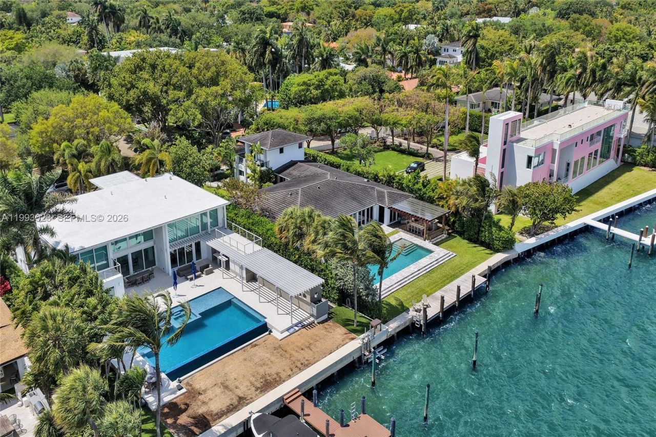 9301 N Bayshore Dr, Miami Shores, FL 33138 Photo