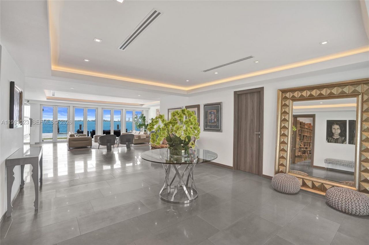 9301 N Bayshore Dr, Miami Shores, FL 33138 Photo