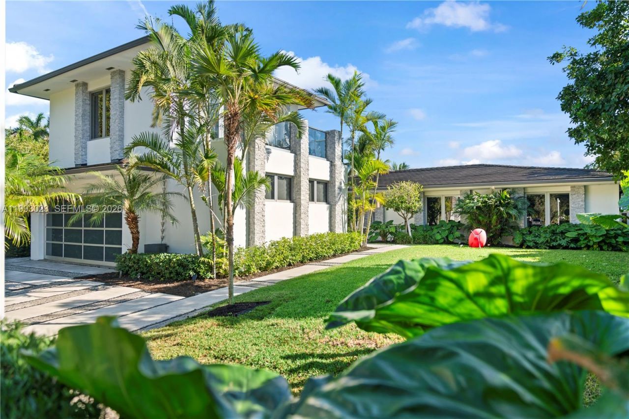 9301 N Bayshore Dr, Miami Shores, FL 33138 Photo