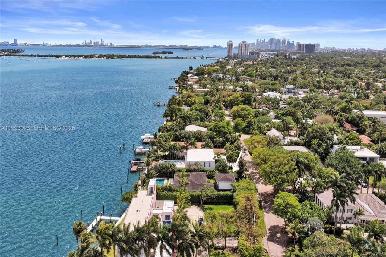 9301 N Bayshore Dr, Miami Shores, FL 33138 Photo
