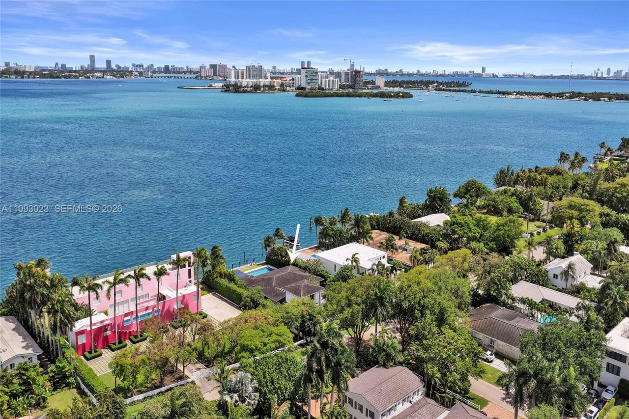 9301 N Bayshore Dr, Miami Shores, FL 33138 Photo