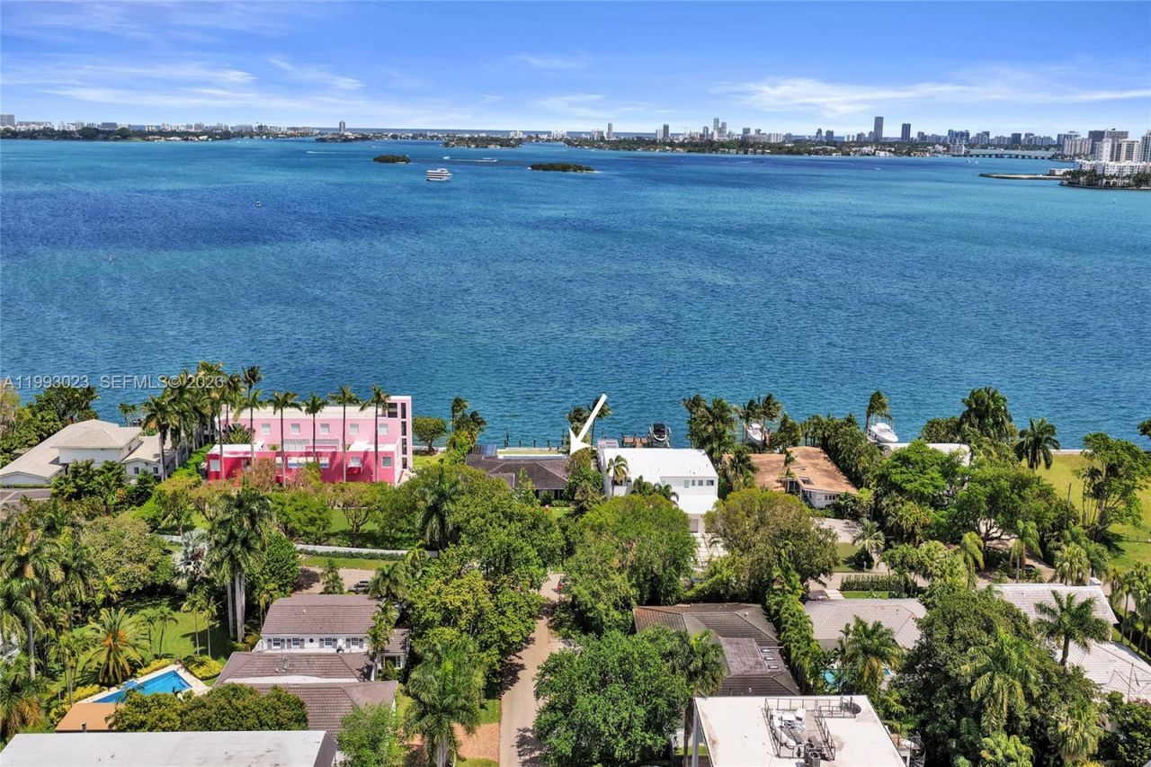 9301 N Bayshore Dr, Miami Shores, FL 33138 Photo