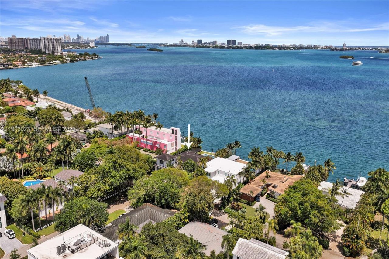 9301 N Bayshore Dr, Miami Shores, FL 33138 Photo