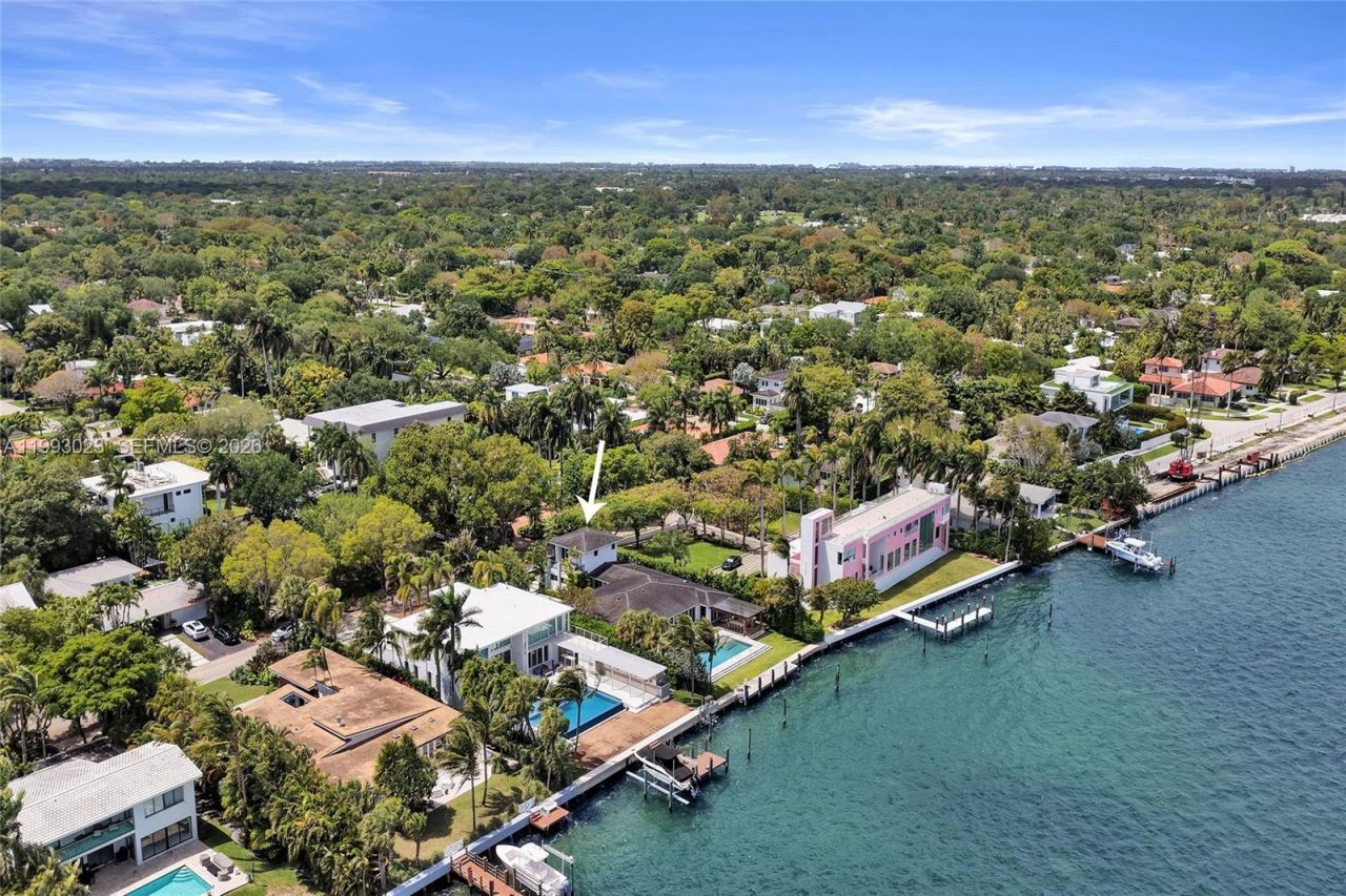 9301 N Bayshore Dr, Miami Shores, FL 33138 Photo
