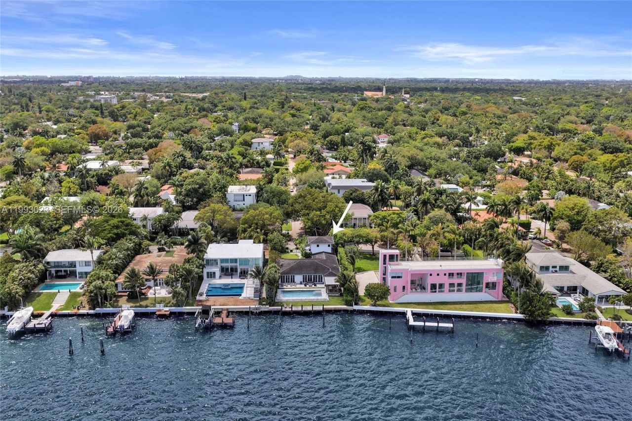 9301 N Bayshore Dr, Miami Shores, FL 33138 Photo