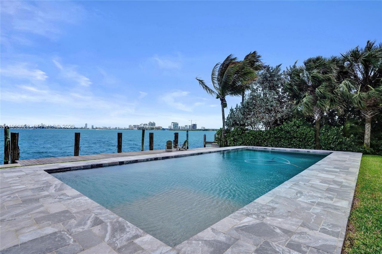 9301 N Bayshore Dr, Miami Shores, FL 33138 Photo