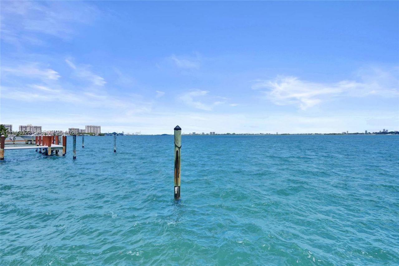 9301 N Bayshore Dr, Miami Shores, FL 33138 Photo