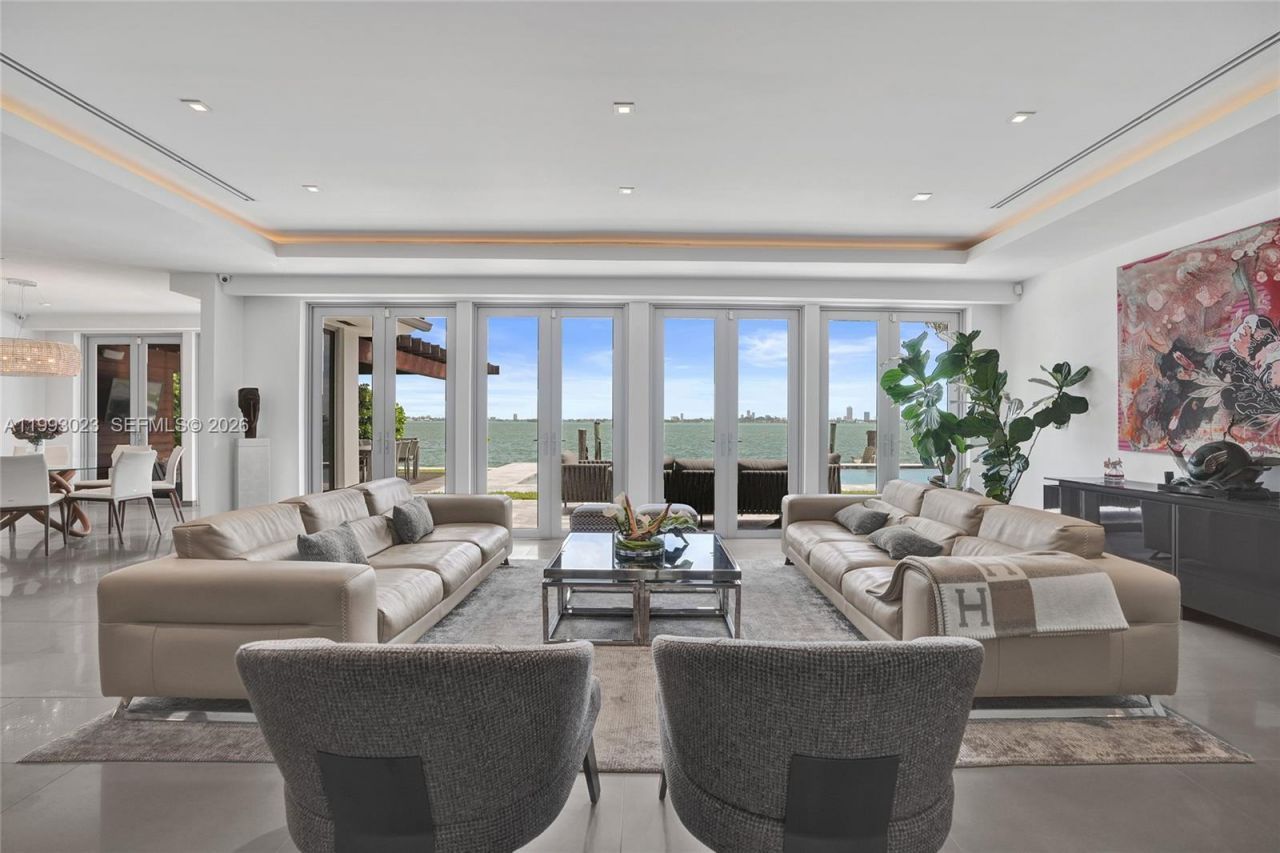 9301 N Bayshore Dr, Miami Shores, FL 33138 Photo