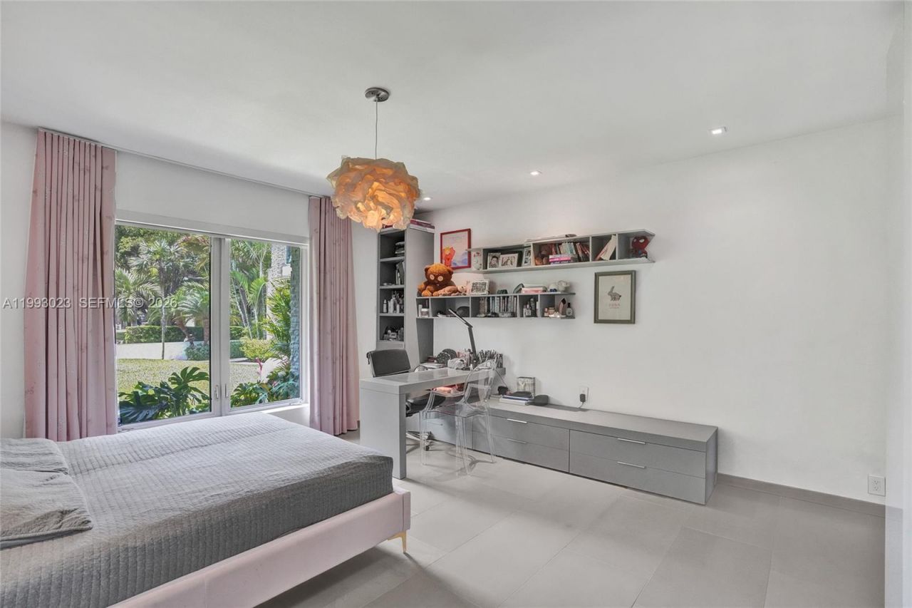 9301 N Bayshore Dr, Miami Shores, FL 33138 Photo