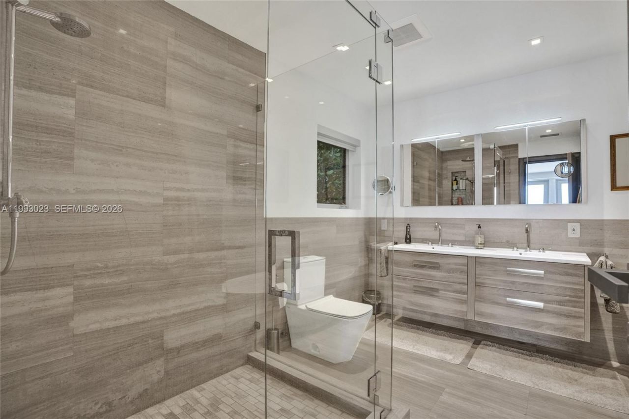 9301 N Bayshore Dr, Miami Shores, FL 33138 Photo