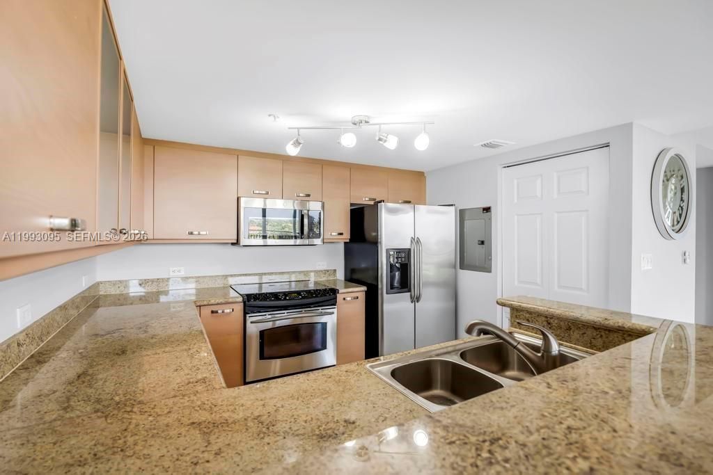 2001 N Ocean Blvd , Unit 603, Fort Lauderdale, FL 33305 Photo