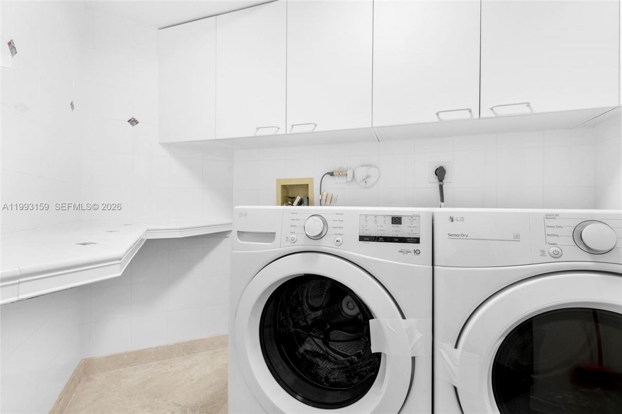 300 S Pointe Drive, Unit 801, Miami Beach, FL 33139 Photo