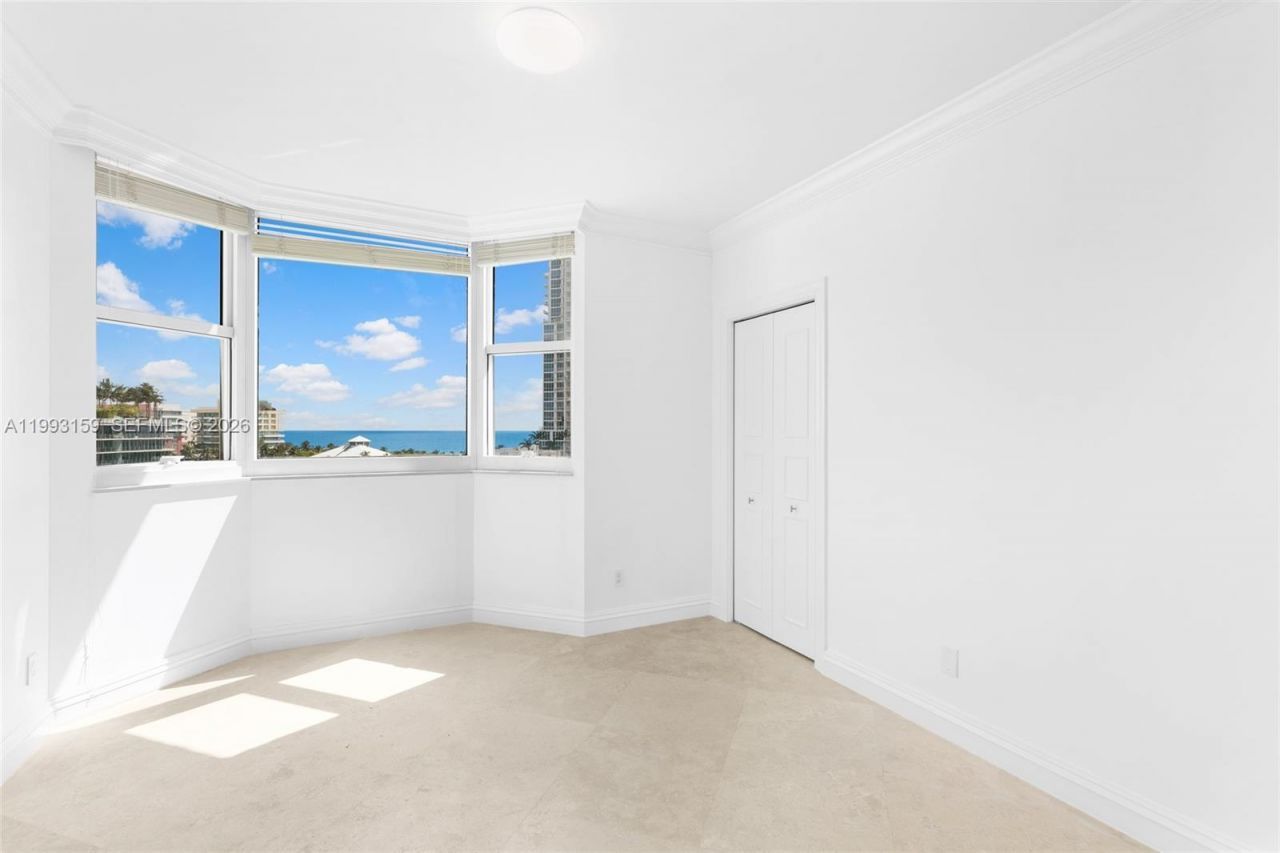 300 S Pointe Drive, Unit 801, Miami Beach, FL 33139 Photo