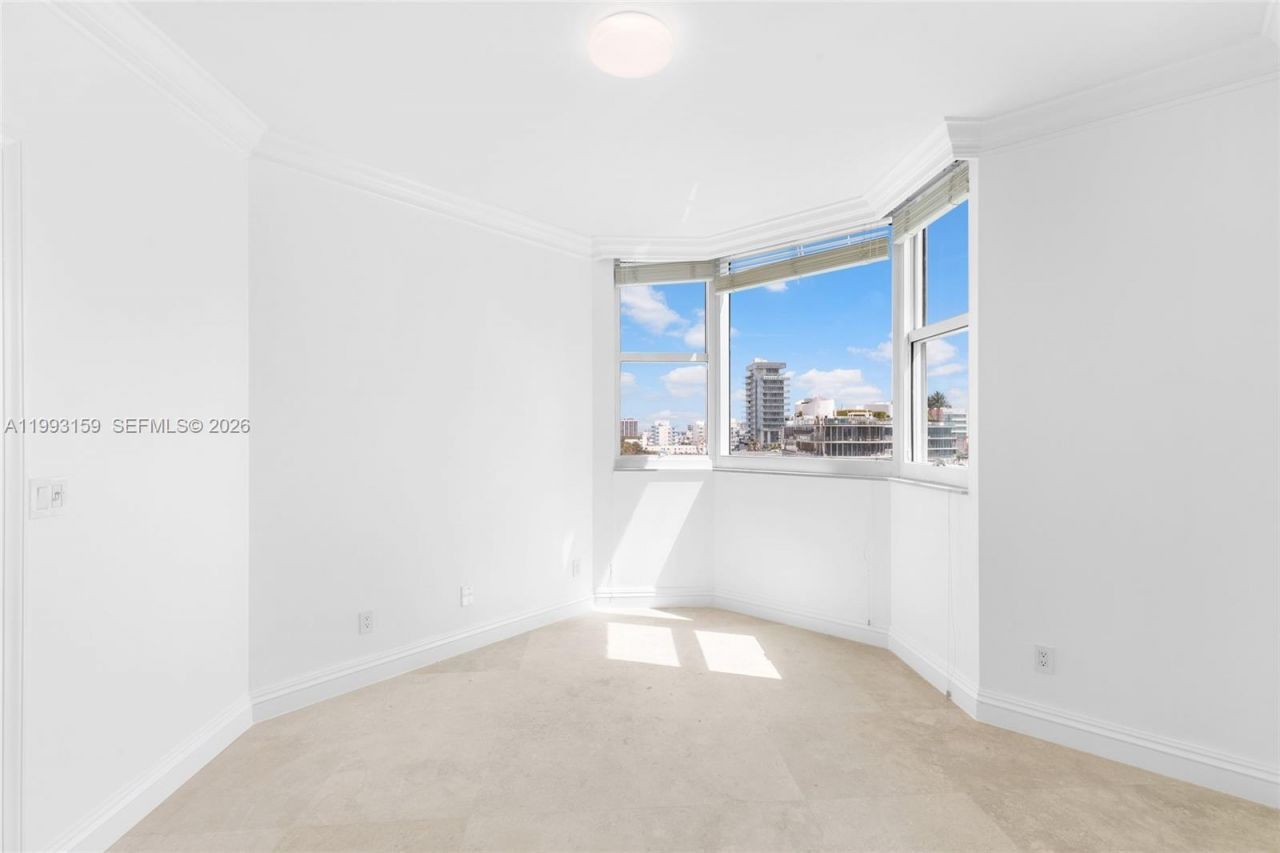 300 S Pointe Drive, Unit 801, Miami Beach, FL 33139 Photo