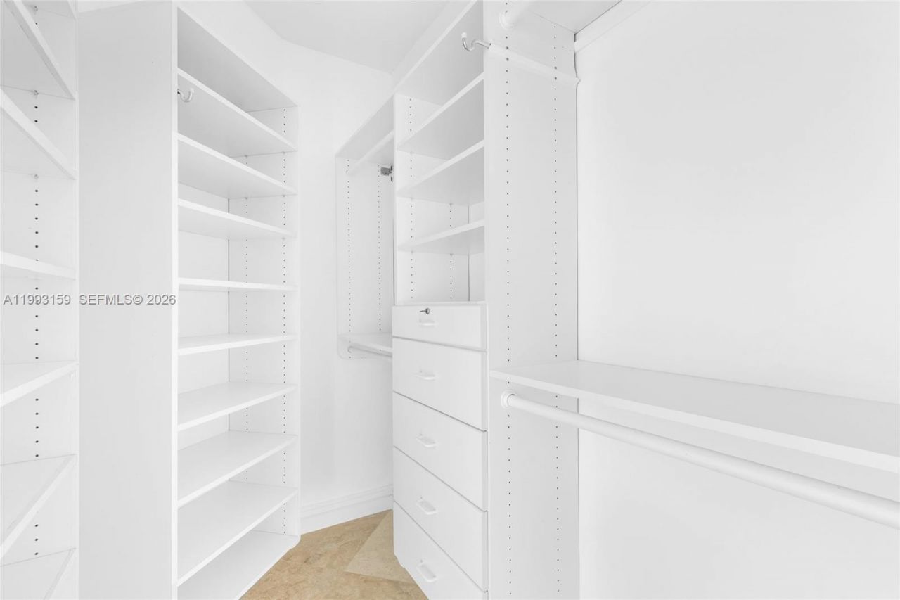 300 S Pointe Drive, Unit 801, Miami Beach, FL 33139 Photo