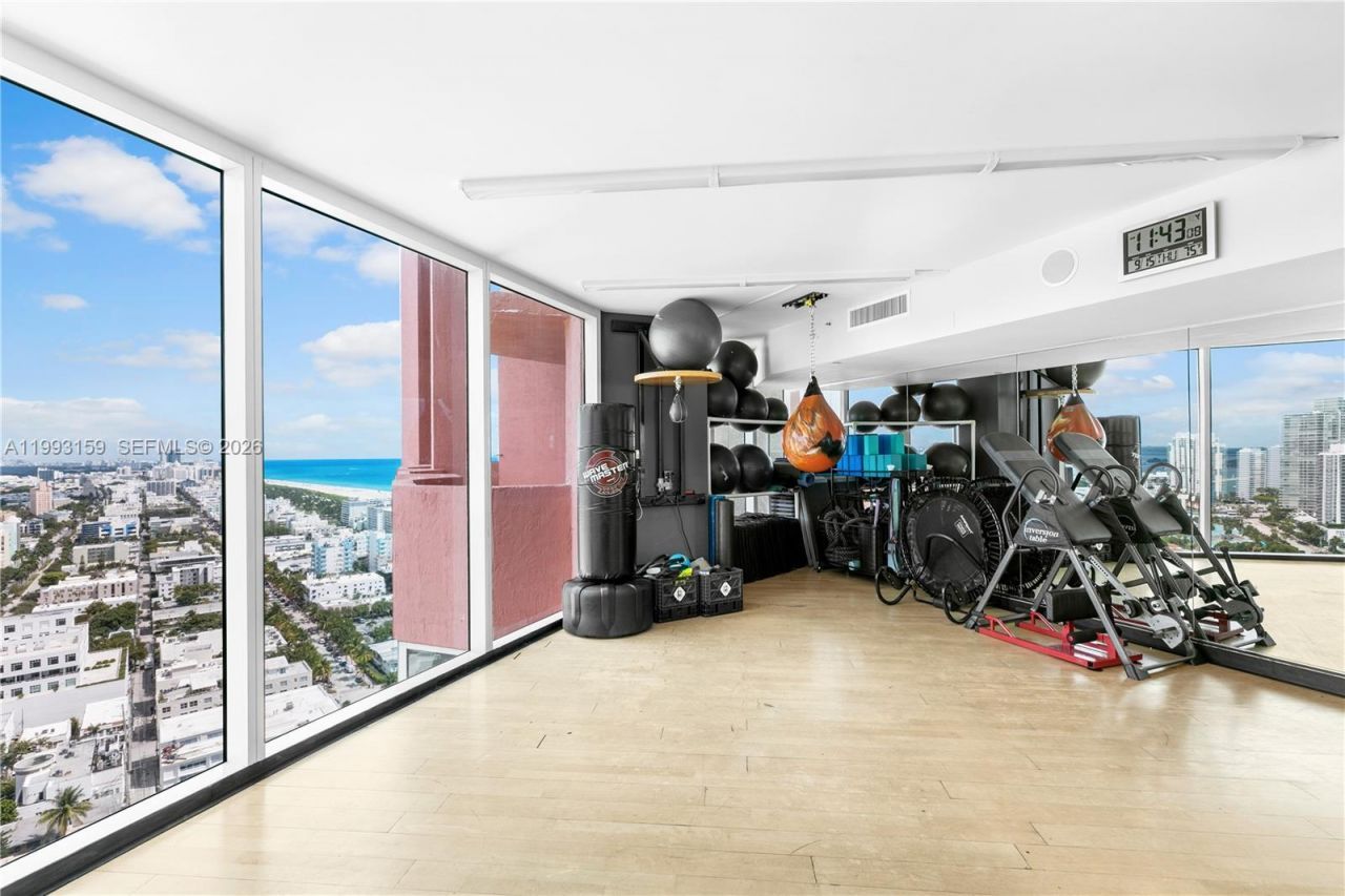 300 S Pointe Drive, Unit 801, Miami Beach, FL 33139 Photo