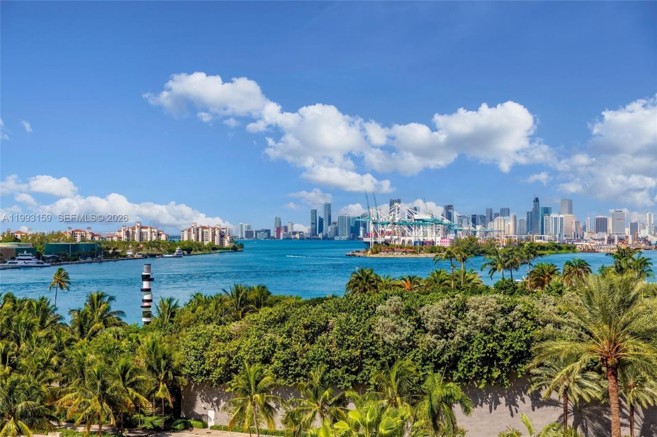 300 S Pointe Drive, Unit 801, Miami Beach, FL 33139 Photo