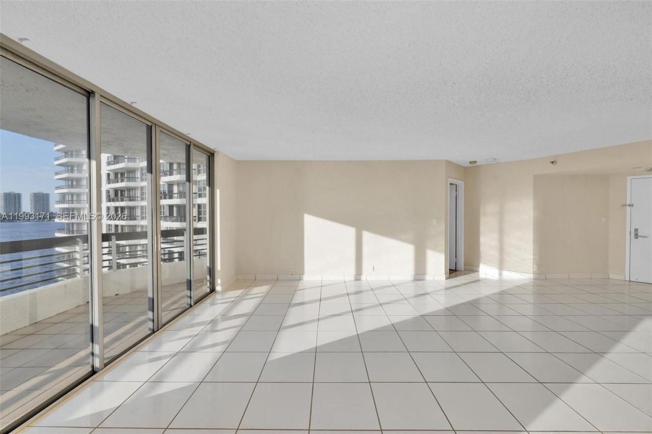 3530 Mystic Pointe Dr , Unit 710, Aventura, FL 33180 Photo