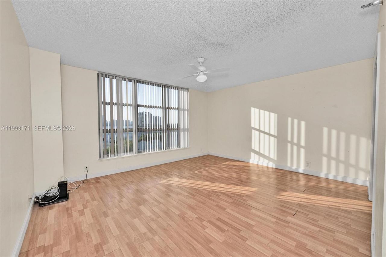 3530 Mystic Pointe Dr , Unit 710, Aventura, FL 33180 Photo