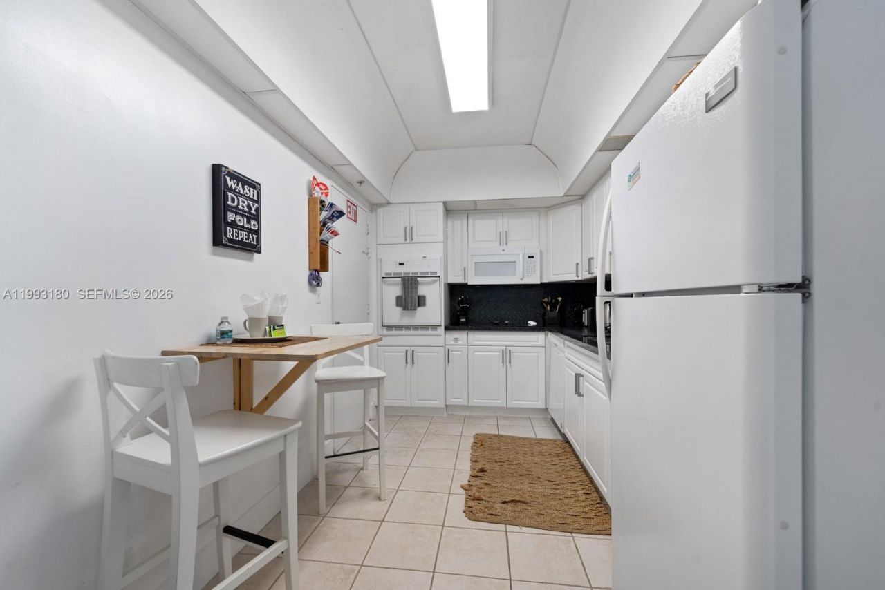 Please Call For Address, Unit 5M, Hollywood, FL 33019 Photo