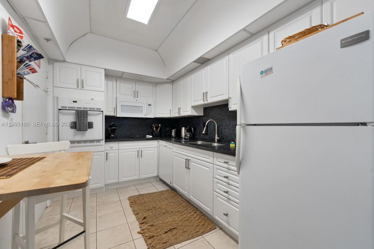 Please Call For Address, Unit 5M, Hollywood, FL 33019 Photo