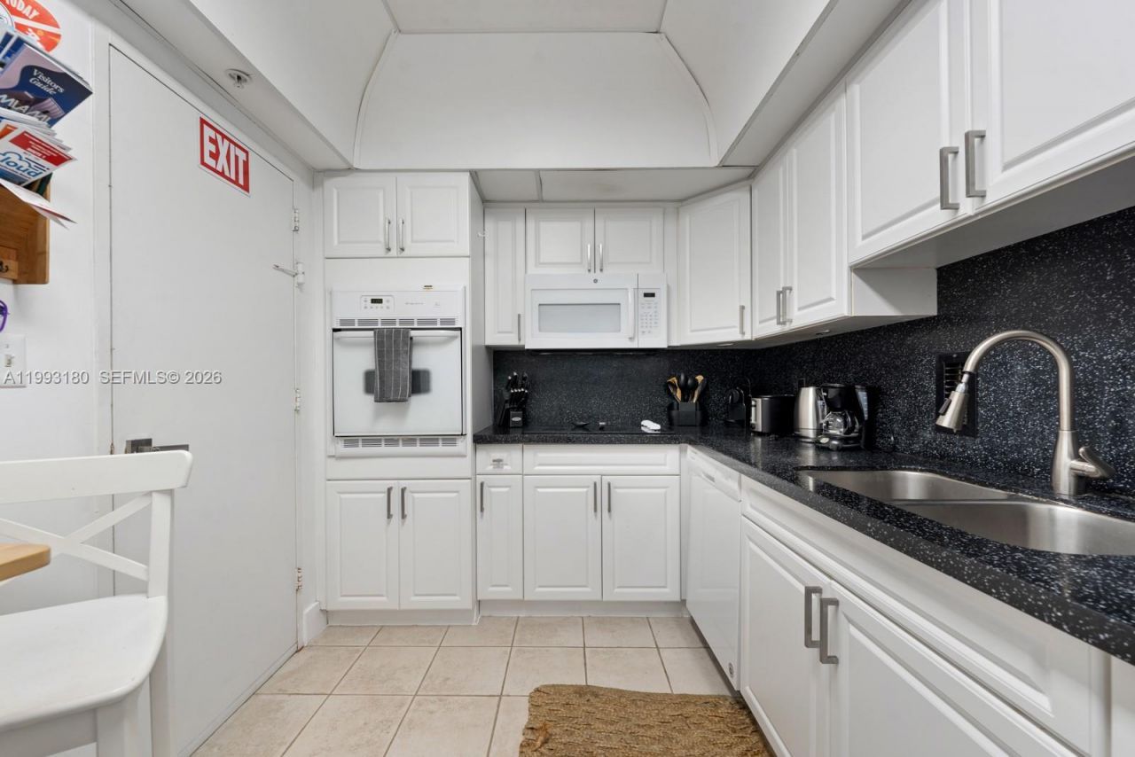 Please Call For Address, Unit 5M, Hollywood, FL 33019 Photo