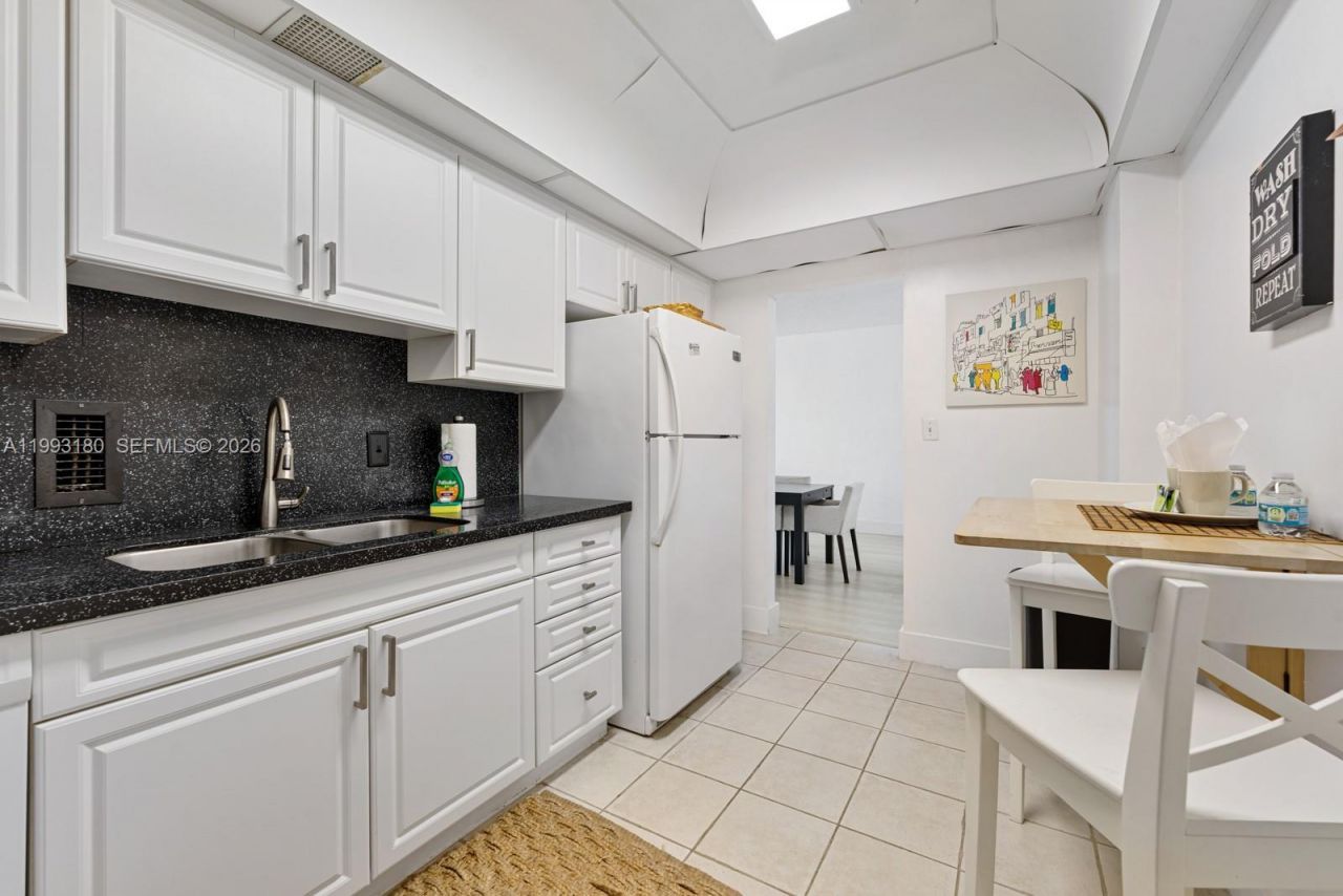 Please Call For Address, Unit 5M, Hollywood, FL 33019 Photo